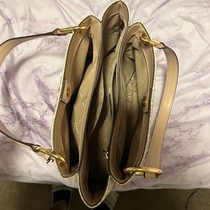 Michael Kors pink bag, hardly ever used, no creasing, no stains